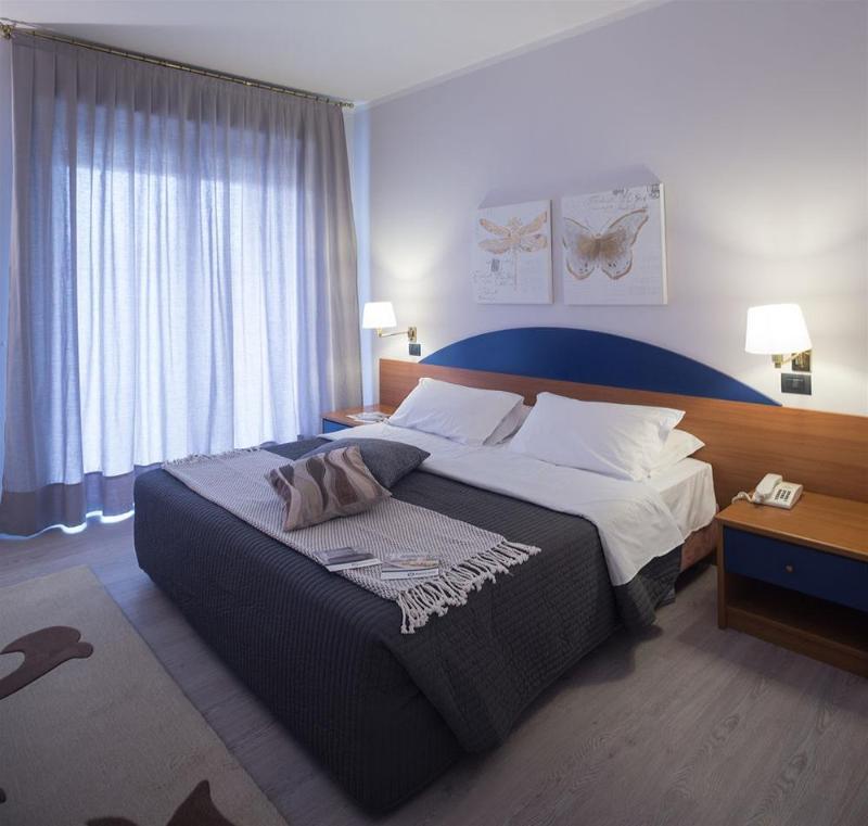 Sommariva Perno Roero Park Hotel מראה חיצוני תמונה