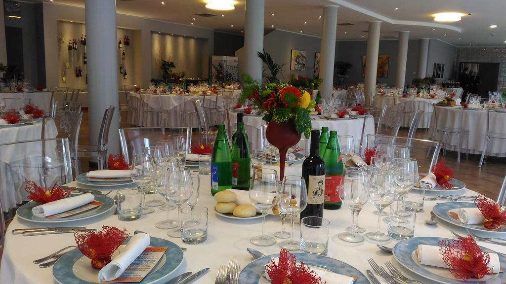 Sommariva Perno Roero Park Hotel מראה חיצוני תמונה